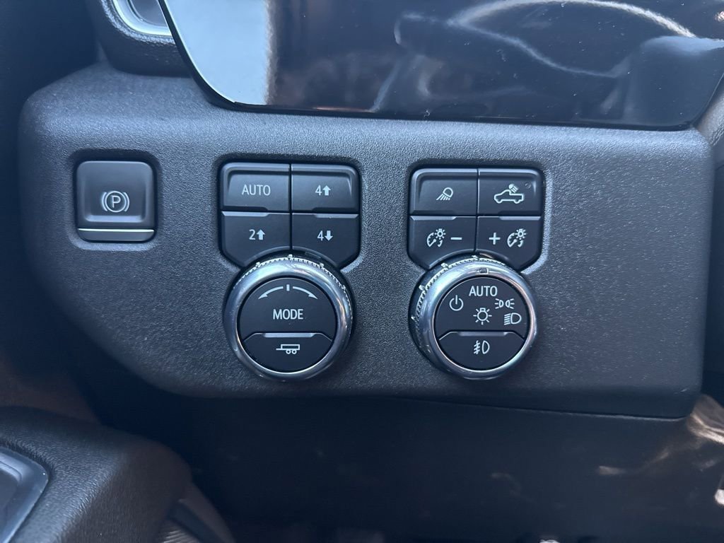 Used 2024 GMC Sierra 3500 SLT w/ SLT Premium Package image 13