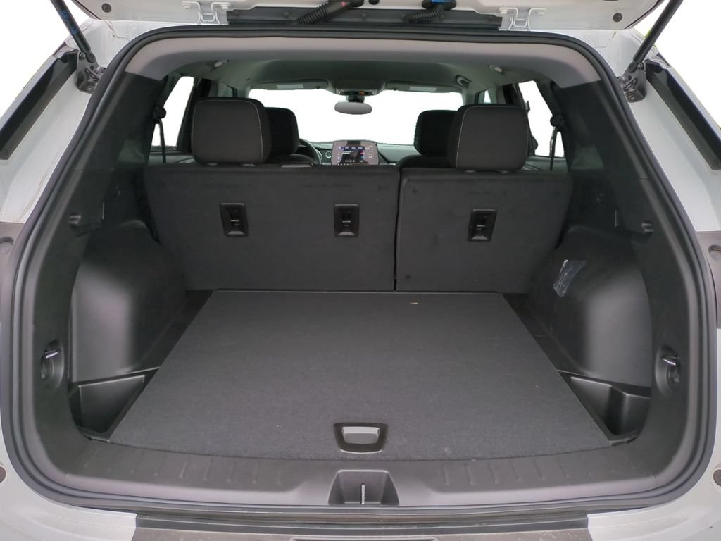 New 2025 Chevrolet Blazer LT w/ LPO, Floor Liner Package FWD image 12