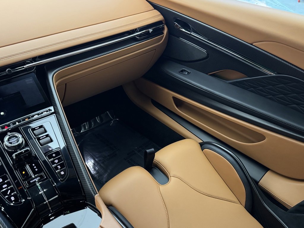 Used 2025 Aston Martin DB12 Coupe image 34