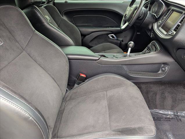 Used 2016 Dodge Challenger R/T Scat Pack w/ Leather Interior Group RWD image 18