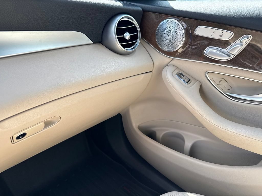 Used 2017 Mercedes-Benz GLC 300 4MATIC image 28