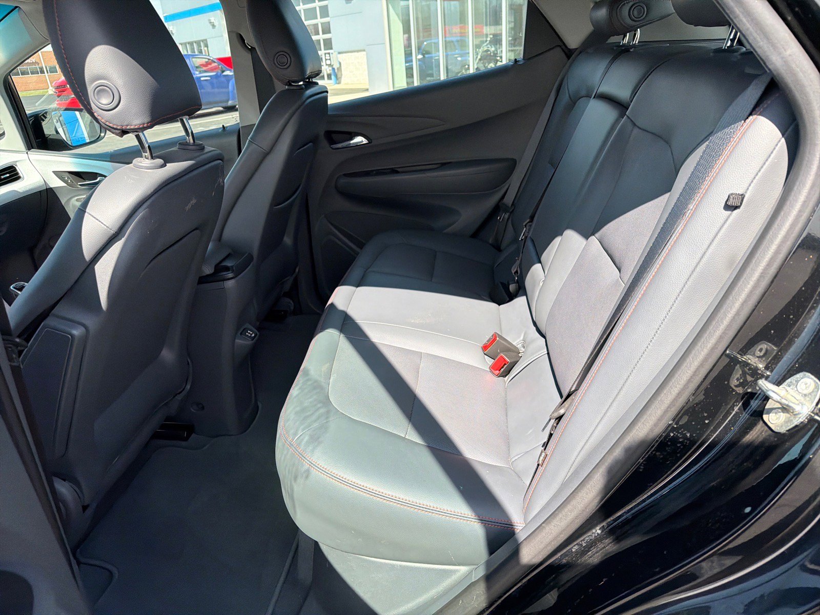 Used 2018 Chevrolet Bolt Premier w/ Driver Confidence II Package image 14