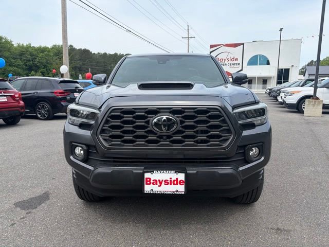 Used 2022 Toyota Tacoma TRD Sport w/ TRD Premium Sport Package AWD/4WD image 4