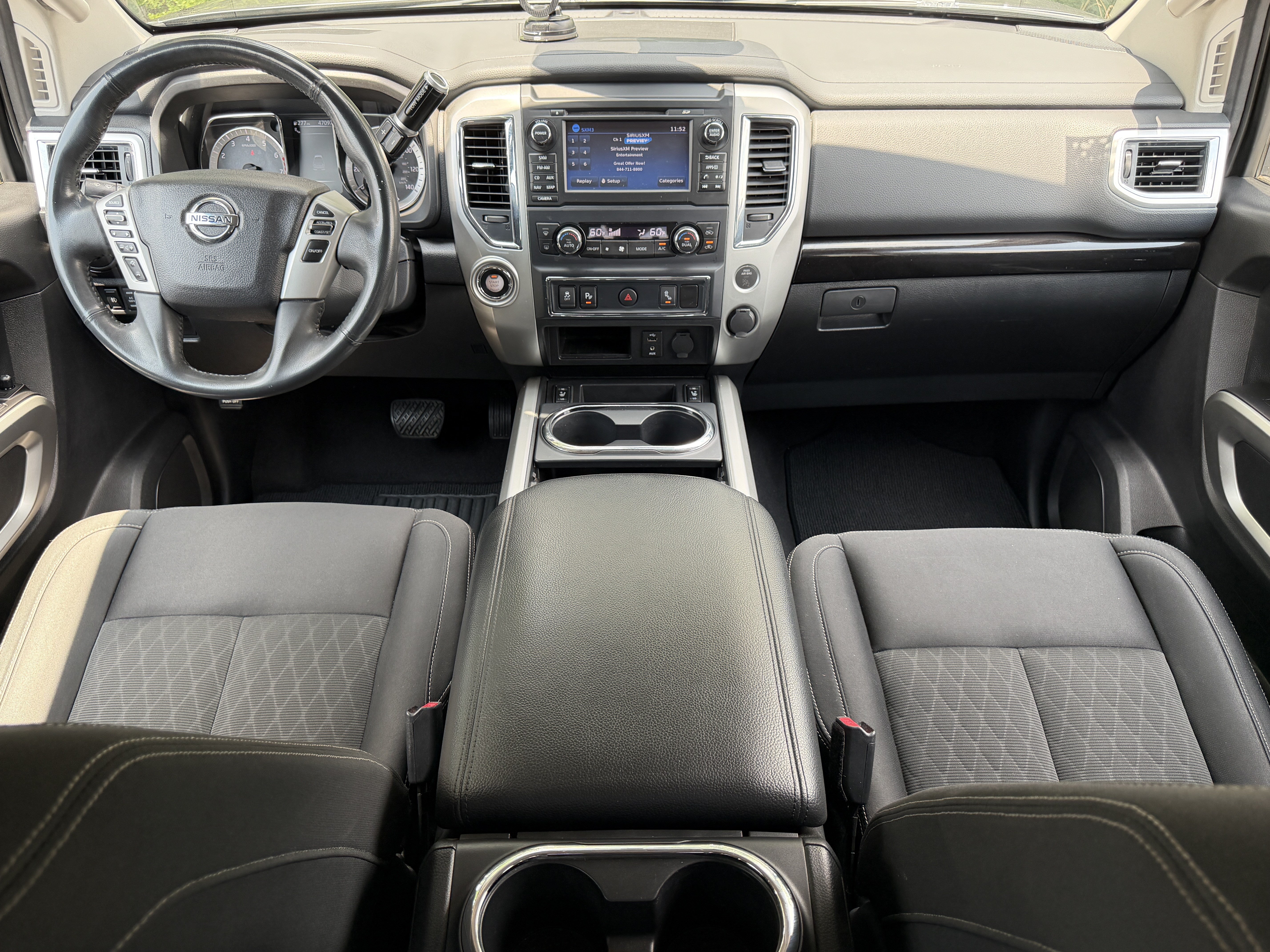 Used 2017 Nissan Titan SV RWD image 26