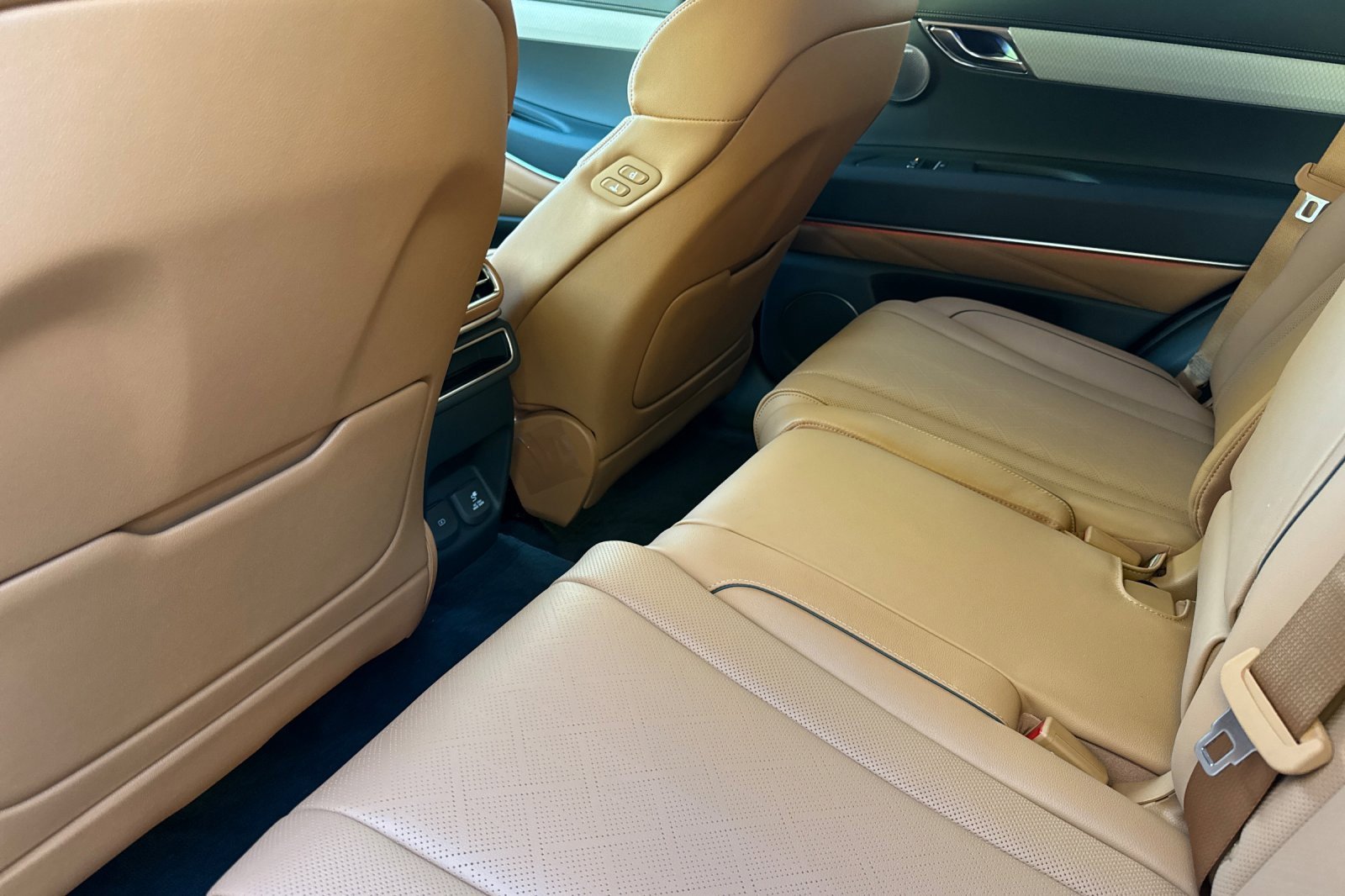 New 2026 Genesis GV80 2.5T Advanced image 12