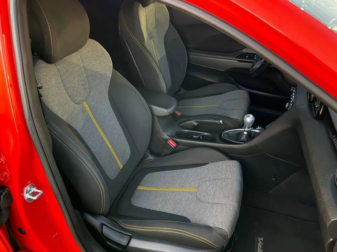 Used 2019 Hyundai Veloster Turbo R-Spec FWD image 31