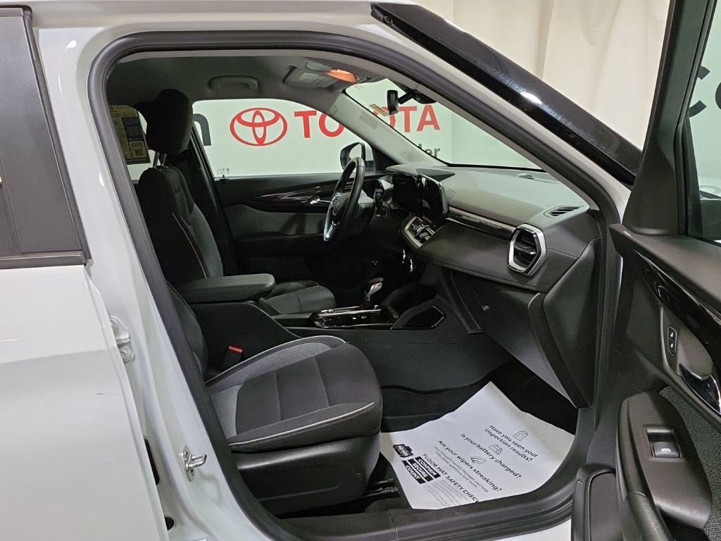 Used 2024 Chevrolet TrailBlazer LT w/ Convenience Package image 13