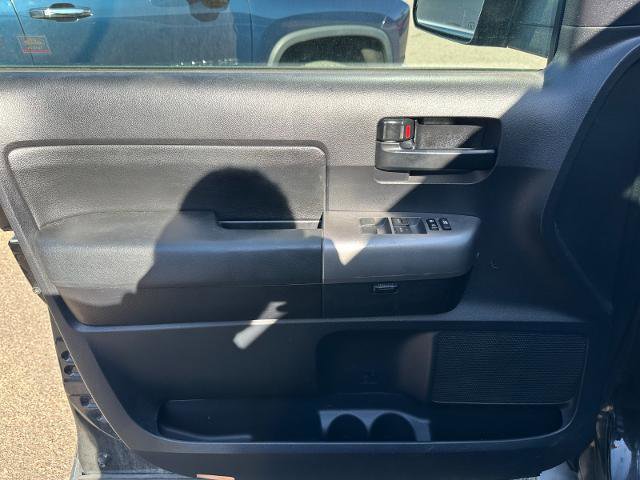 Used 2017 Toyota Sequoia SR5 w/ Sport Appearance Package AWD/4WD image 15