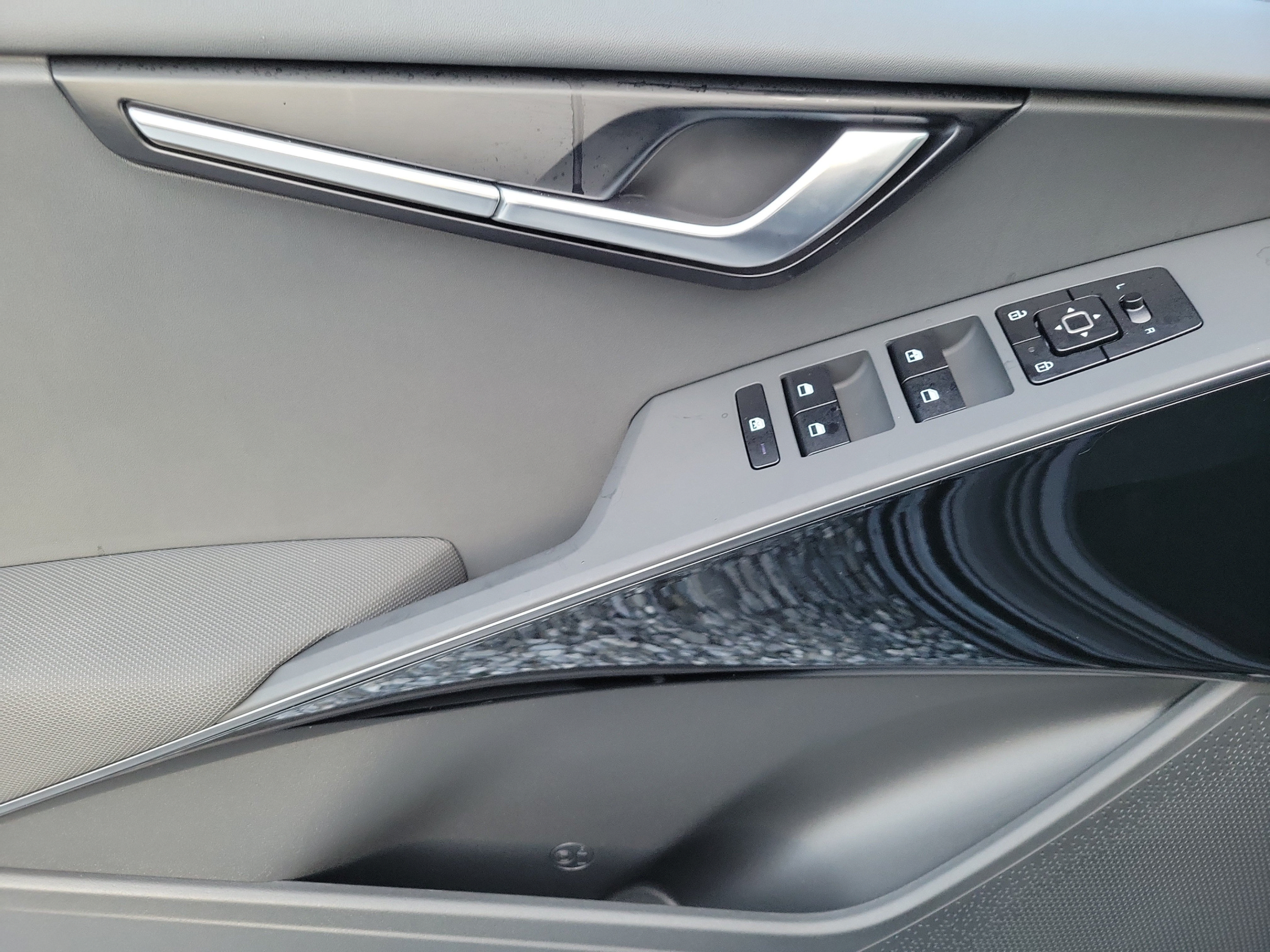 New 2026 Kia Niro EX FWD image 12
