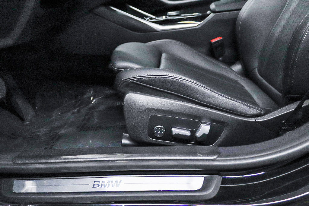 Used 2023 BMW 330i Sedan w/ Driving Assistance Package RWD image 21