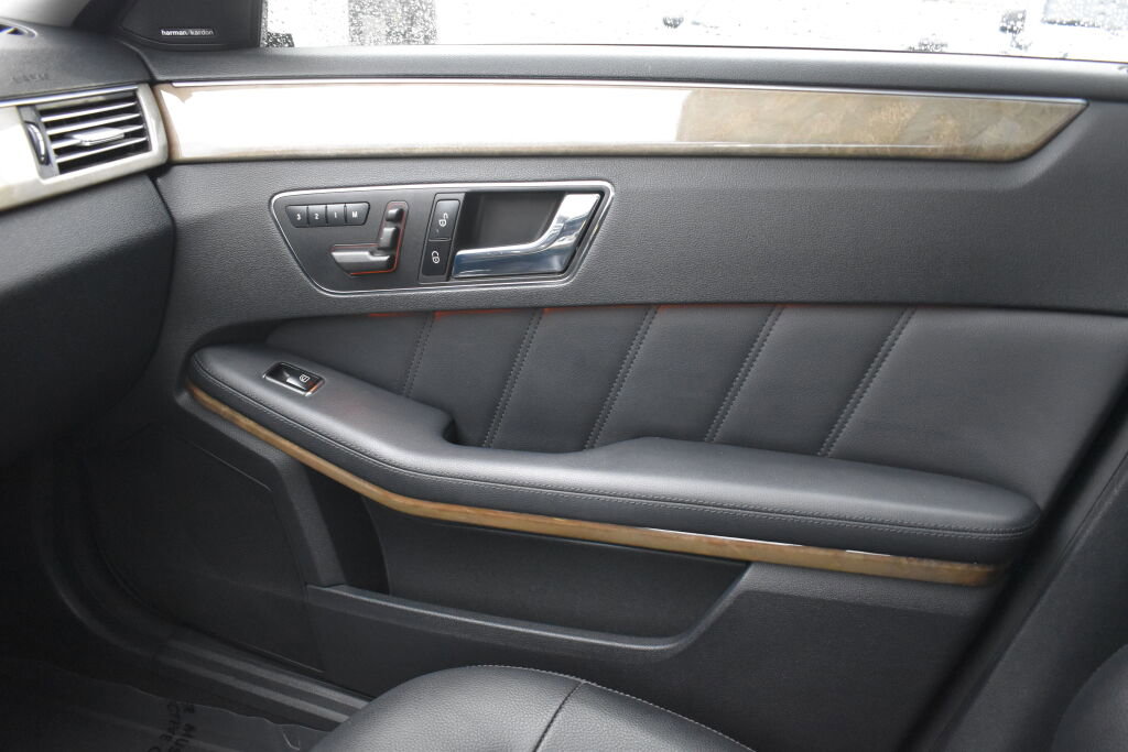 Used 2011 Mercedes-Benz E 350 Sedan image 25
