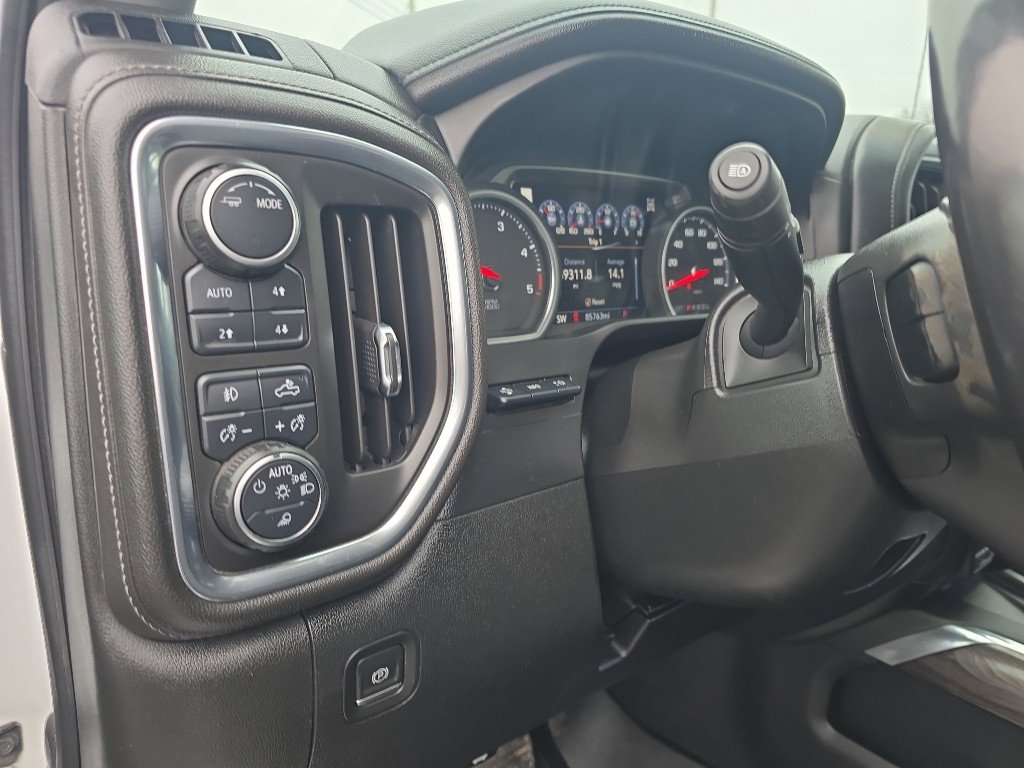 Used 2020 Chevrolet Silverado 3500 LTZ w/ LTZ Premium Package image 33
