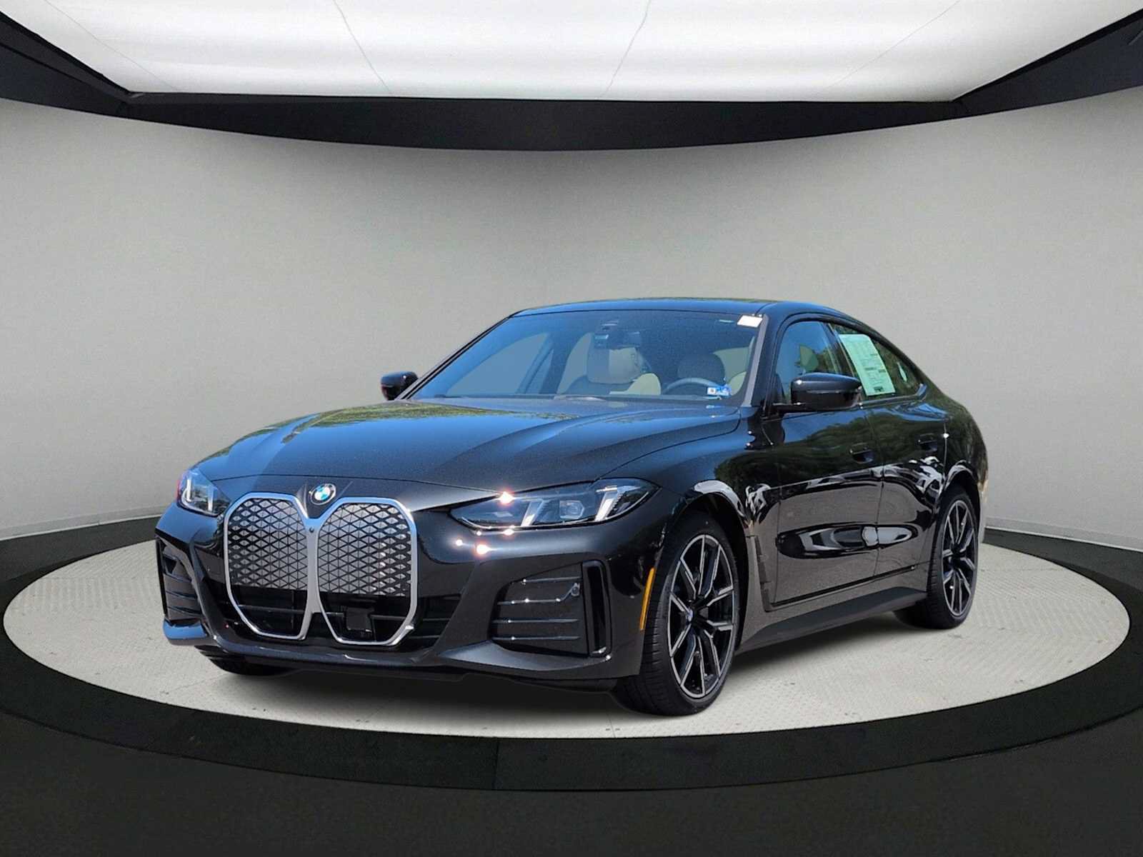 Used 2026 BMW i4 xDrive40i w/ M Sport Package AWD/4WD image 4