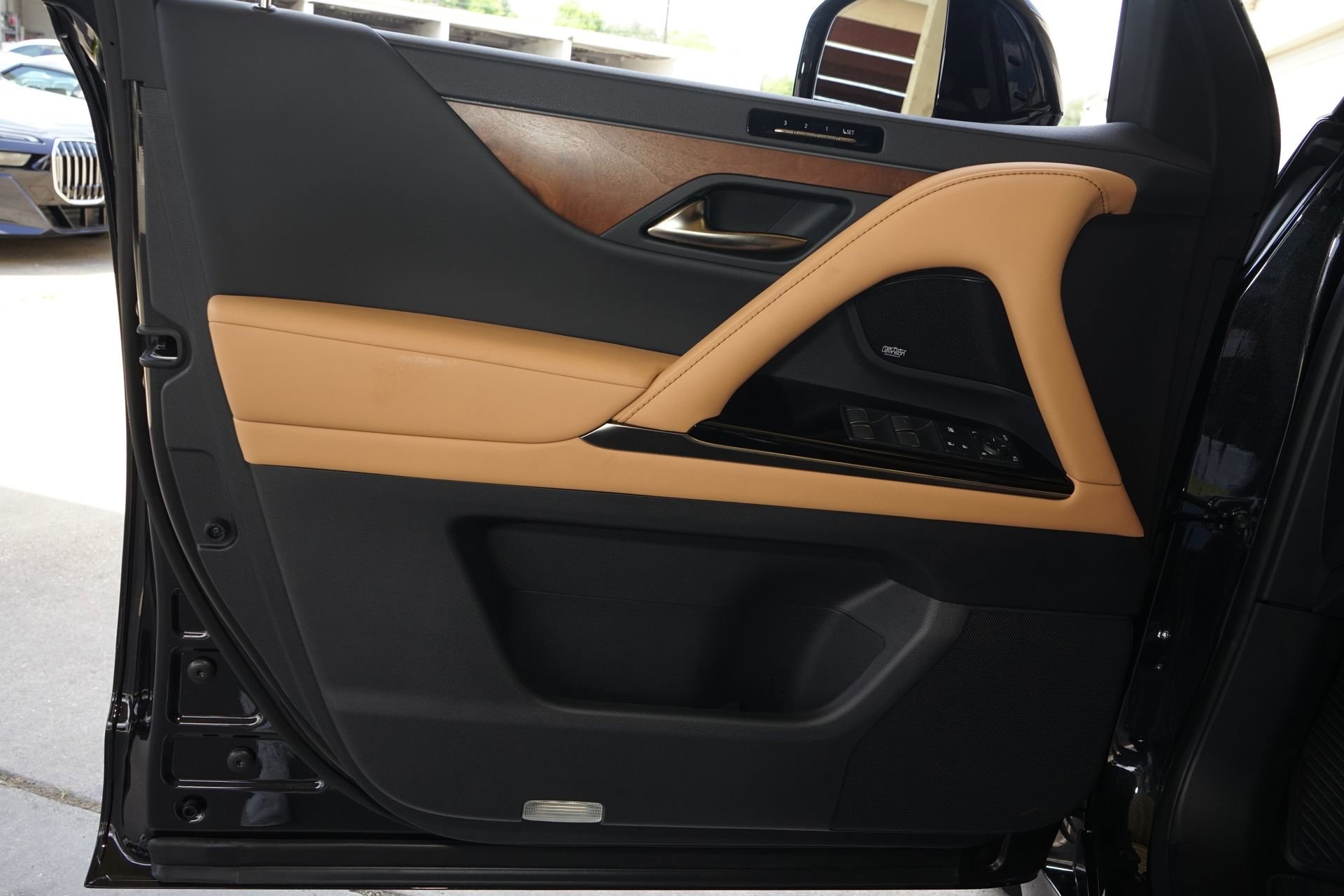 Used 2026 Lexus LX 700h Luxury image 27