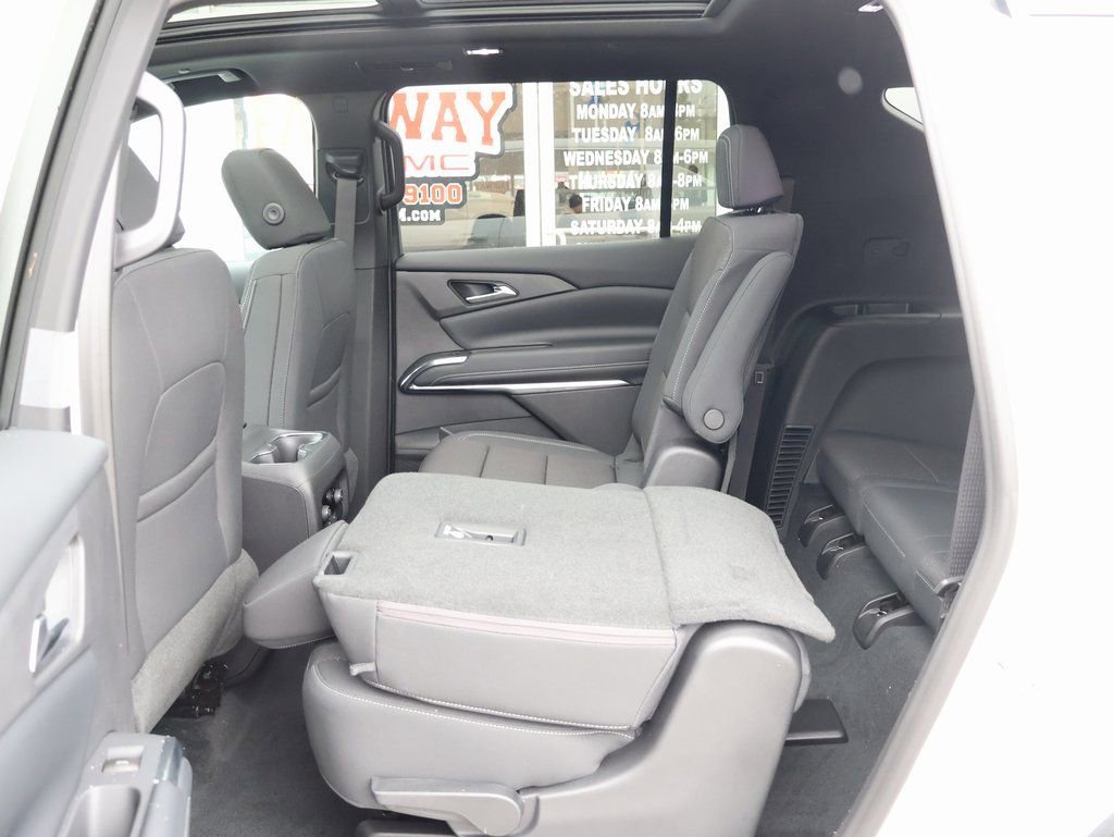 New 2026 Chevrolet Traverse LT w/ Sun and Wheel Package image 27