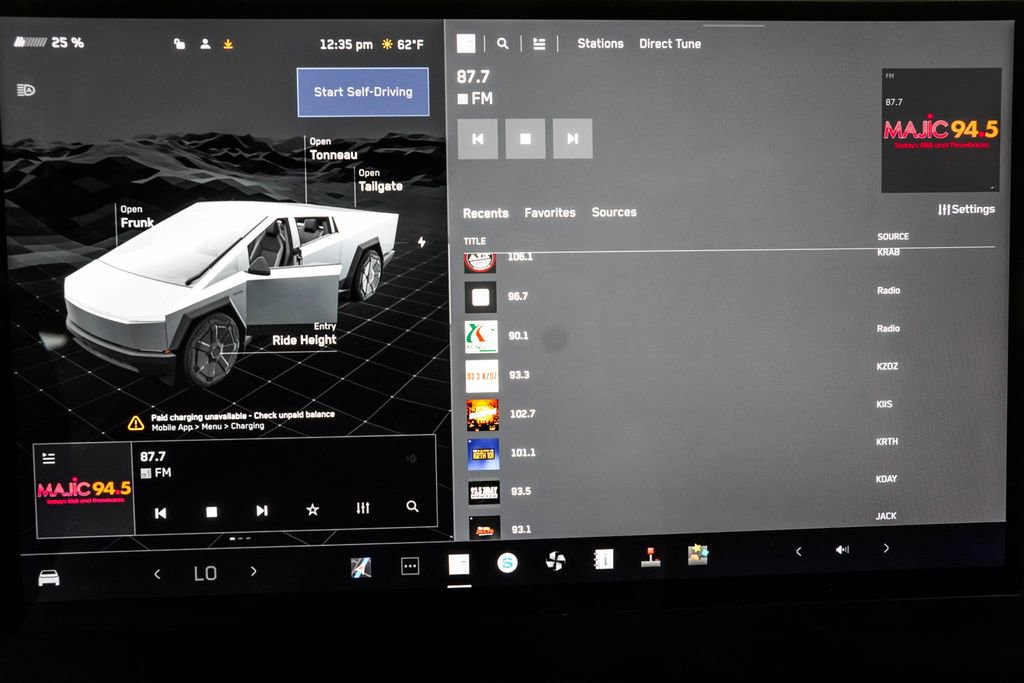 Used 2024 Tesla Cybertruck AWD Crew Cab image 27