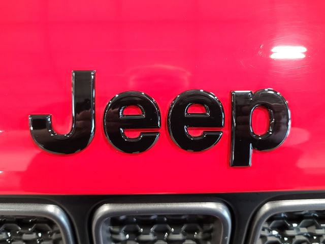 Used 2023 Jeep Renegade Trailhawk w/ Trailer Tow Group AWD/4WD image 34