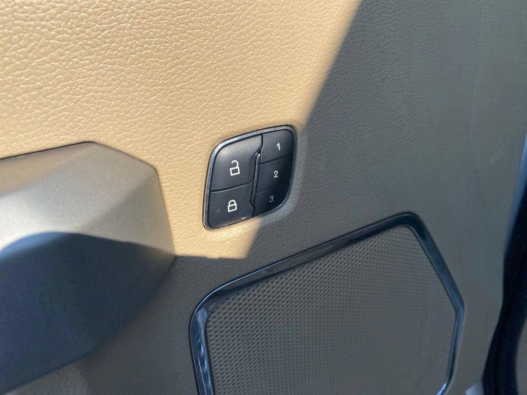 Used 2018 Ford F150 Lariat RWD image 12