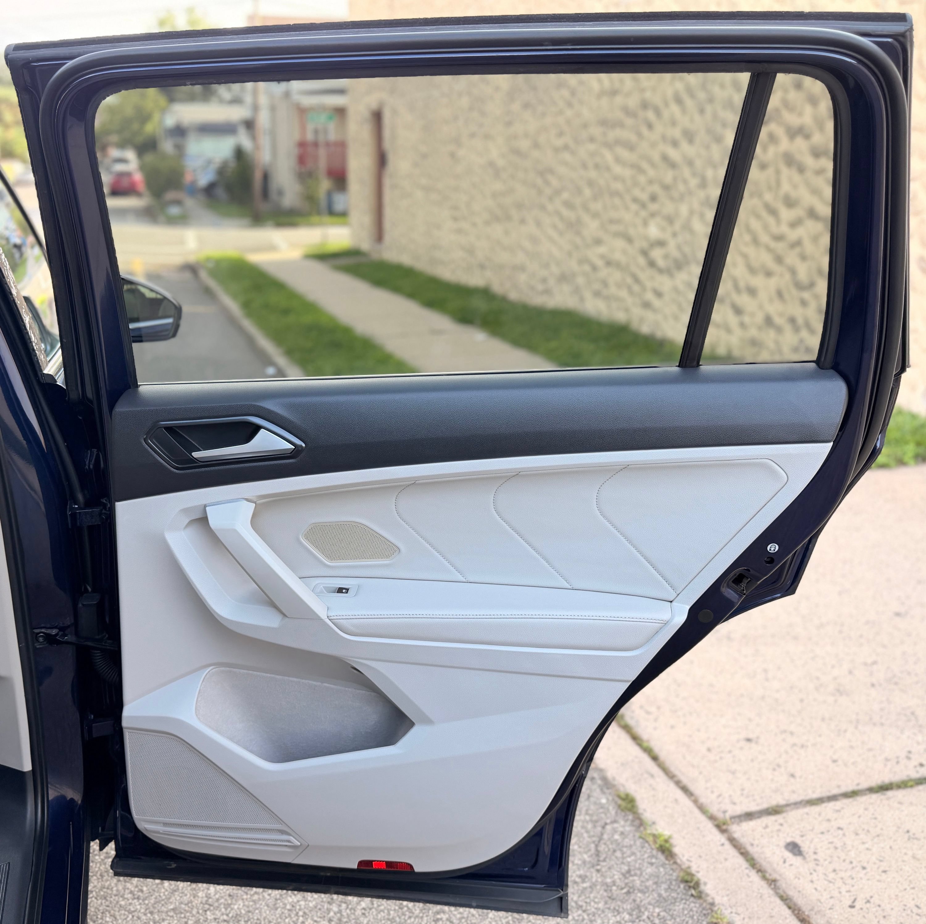 Used 2022 Volkswagen Tiguan SE AWD/4WD image 19