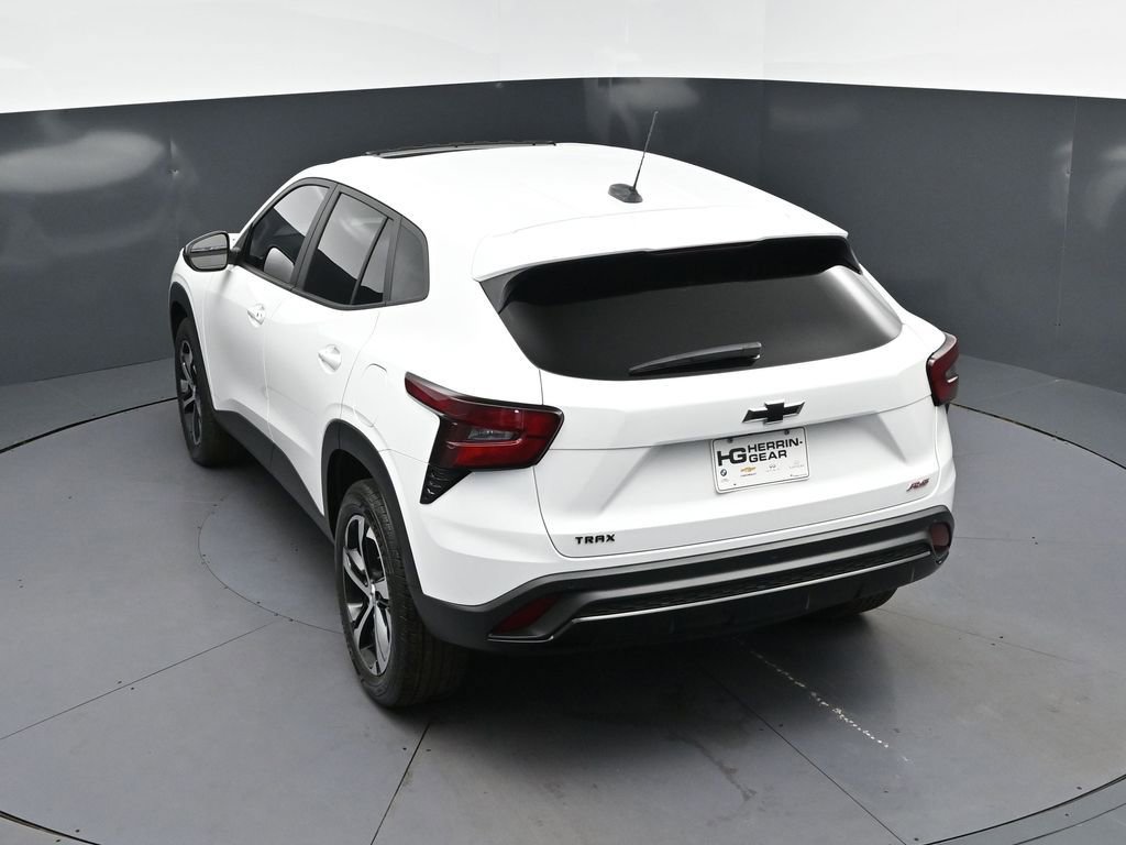 Used 2025 Chevrolet Trax RS w/ Sunroof Package image 32