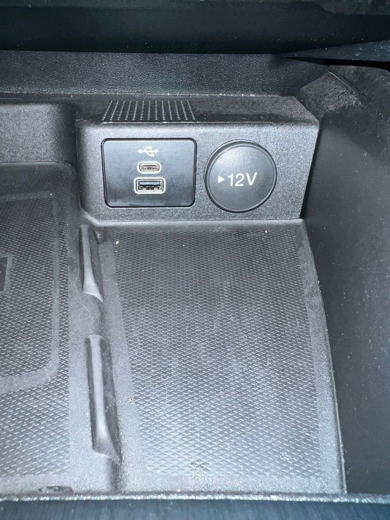 Used 2024 Ford Escape Platinum image 16