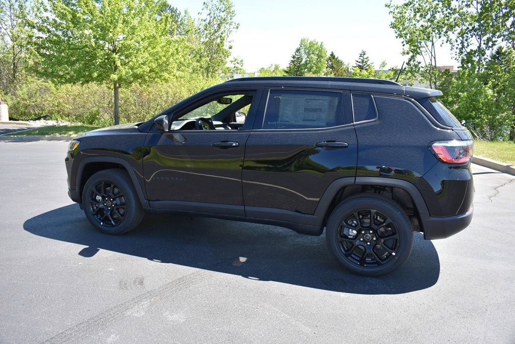 New 2026 Jeep Compass Latitude AWD/4WD image 7