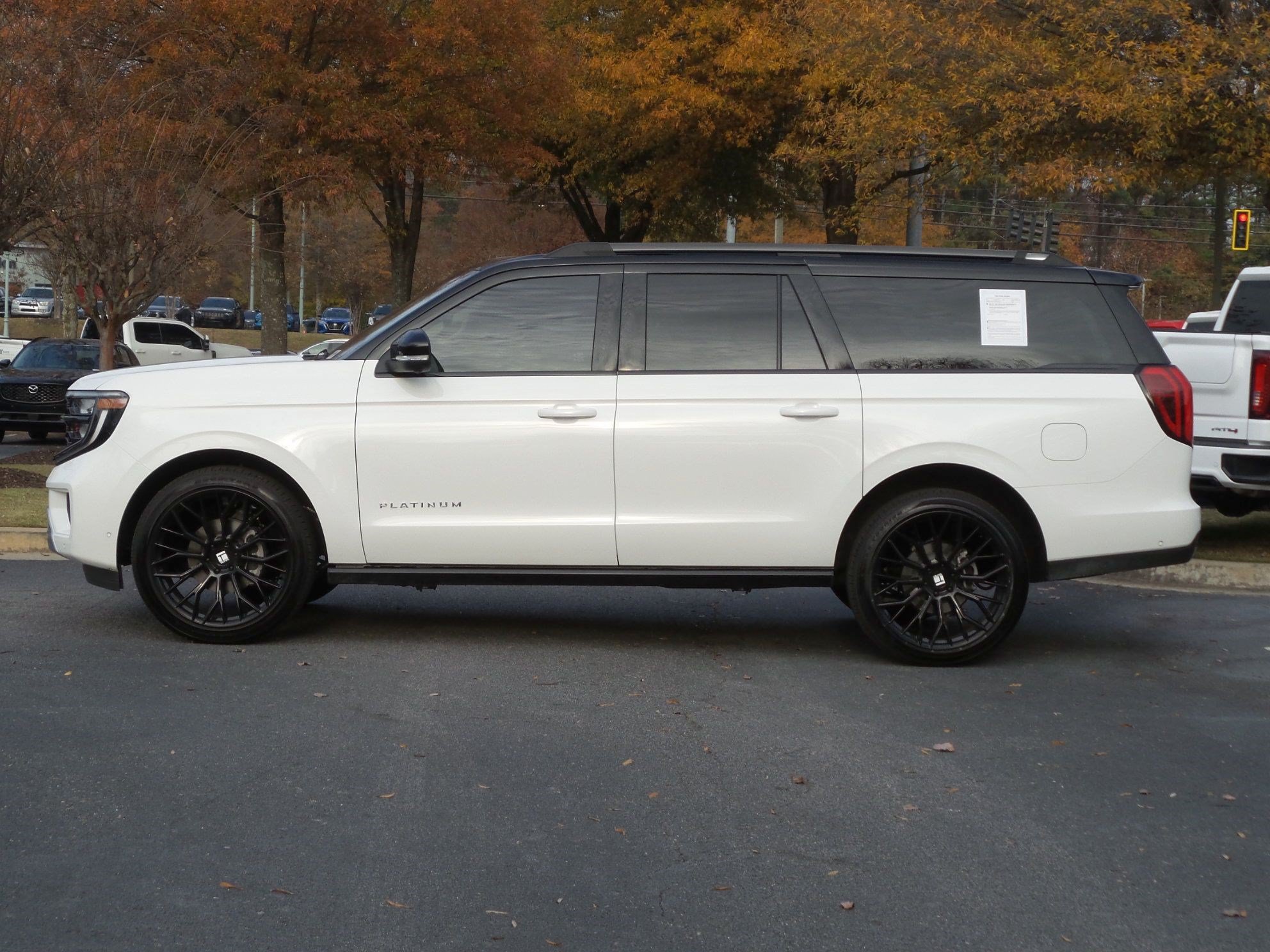 Used 2025 Ford Expedition Max Platinum w/ Platinum Ultimate Package AWD/4WD image 5