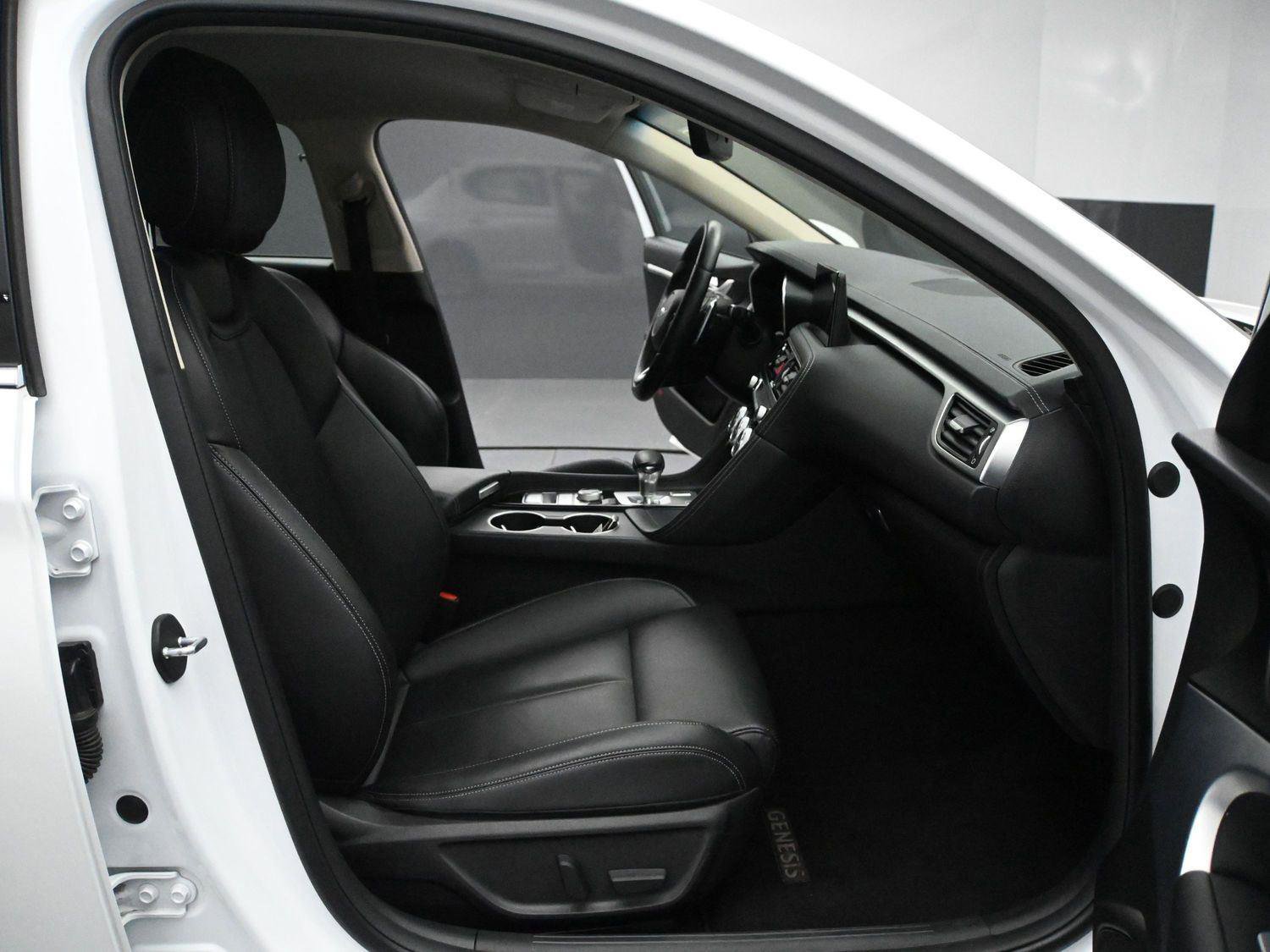 Used 2022 Genesis G70 2.0T image 15