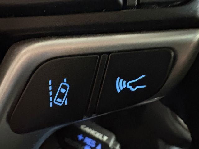 Used 2019 Toyota Highlander XLE AWD/4WD image 16