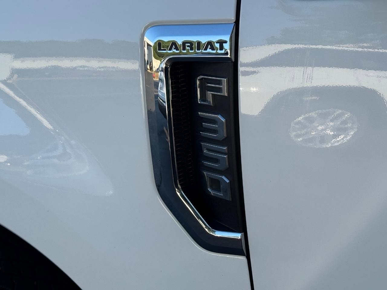 Used 2017 Ford F350 Lariat w/ Lariat Value Package image 7