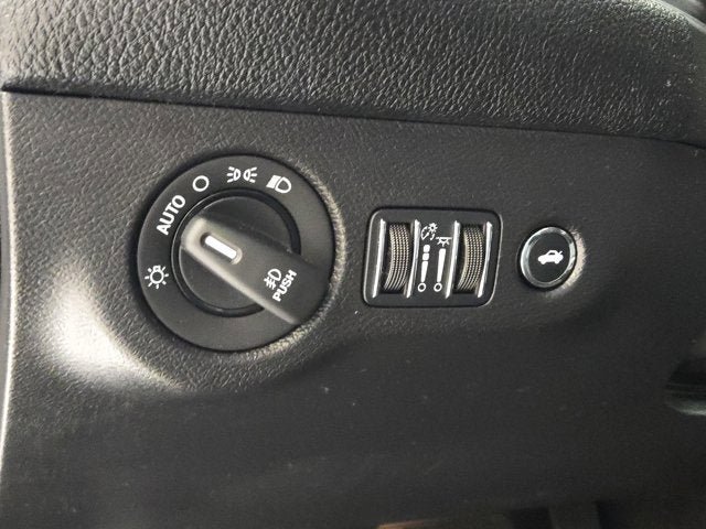 Used 2017 Dodge Challenger R/T Scat Pack w/ Leather Interior Group RWD image 16