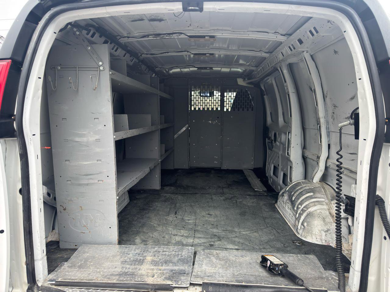 Used 2019 Chevrolet Express 3500 w/ Driver Convenience Package RWD image 30