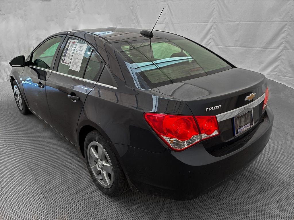 Used 2016 Chevrolet Cruze LT w/ Sun And Sound Package FWD image 4