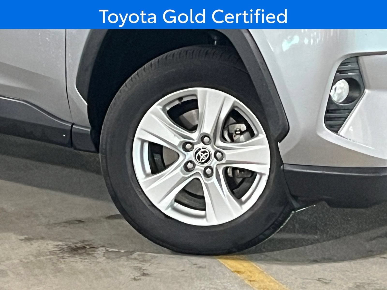Used 2021 Toyota RAV4 XLE w/ Convenience Package AWD/4WD image 2