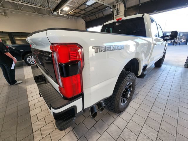 Used 2025 Ford F250 Platinum w/ Tremor Off-Road Package AWD/4WD image 4