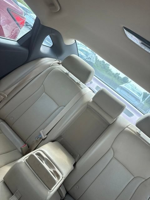 Used 2013 Hyundai Azera FWD image 4