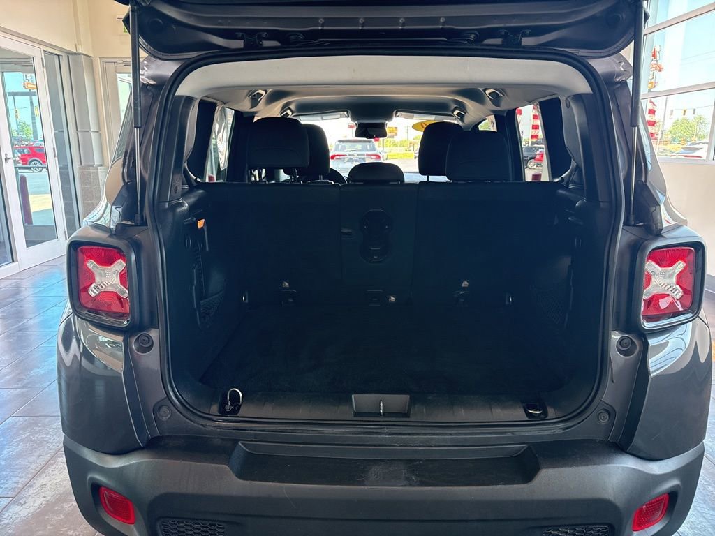 Used 2020 Jeep Renegade Altitude FWD image 9