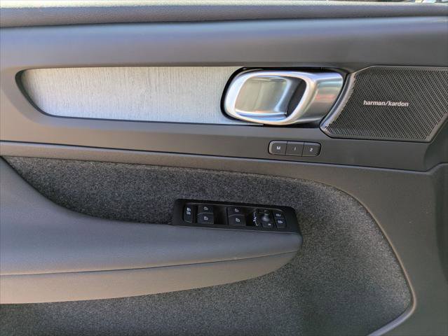 New 2026 Volvo XC40 B5 Ultra w/ Climate Package image 7