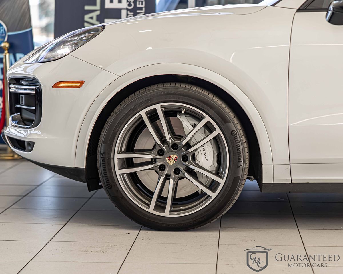 Used 2023 Porsche Cayenne Turbo AWD/4WD image 9
