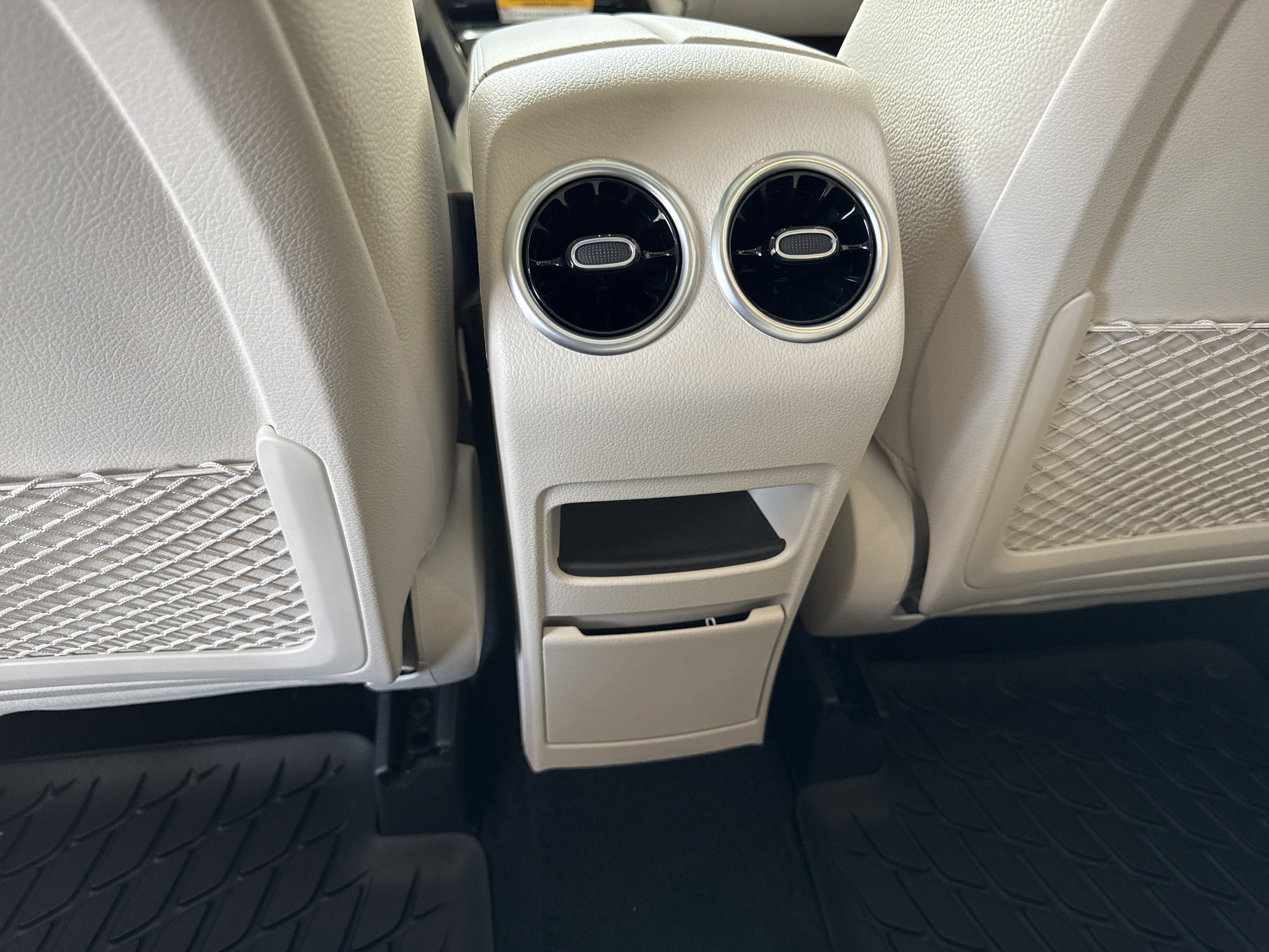 New 2026 Mercedes-Benz GLB 250 image 31