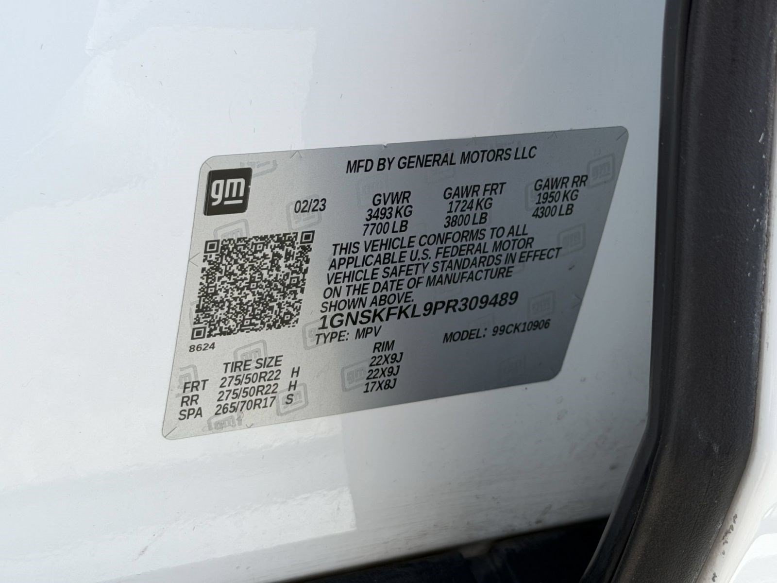 Used 2023 Chevrolet Suburban Premier w/ Premium Package 2 AWD/4WD image 26