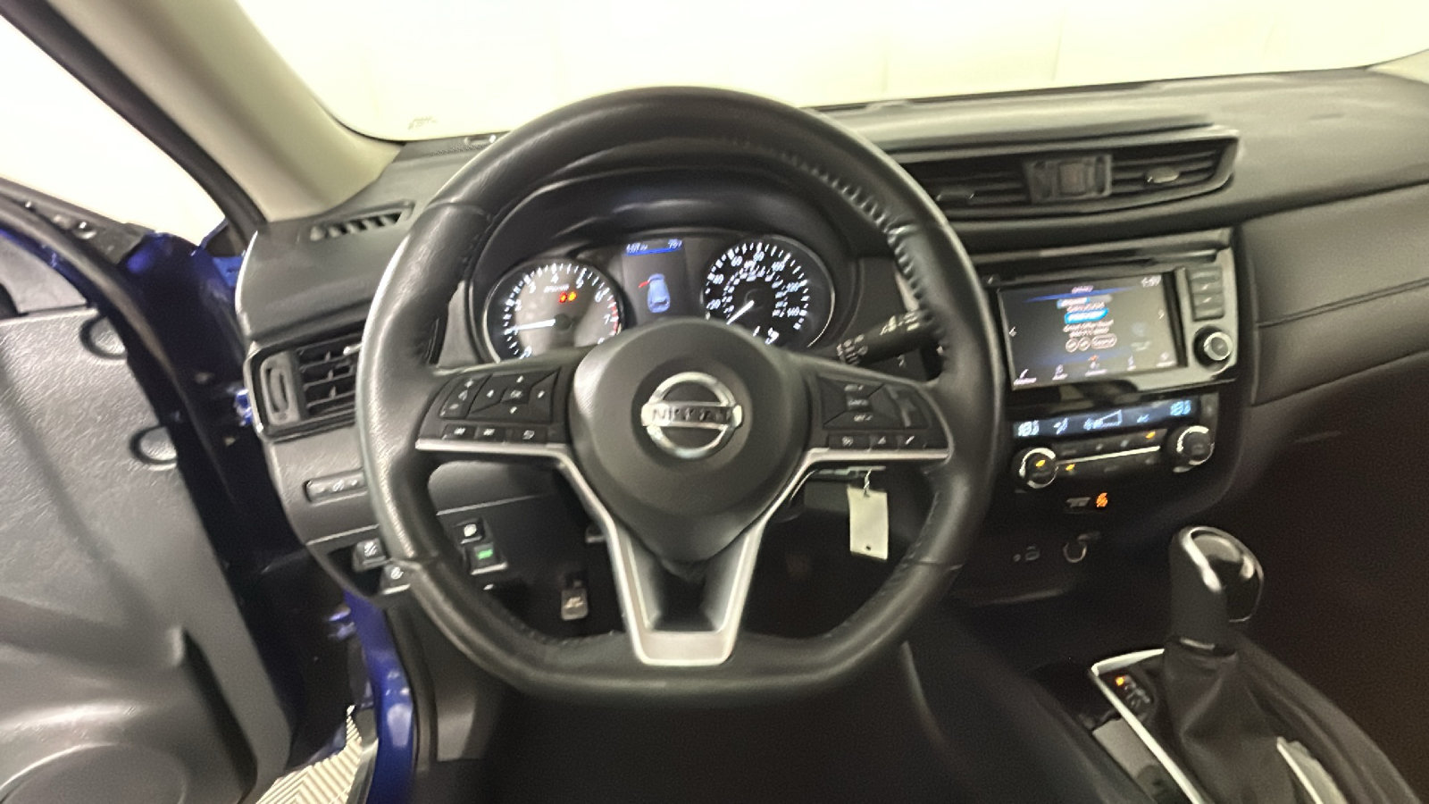 Used 2019 Nissan Rogue S FWD image 14