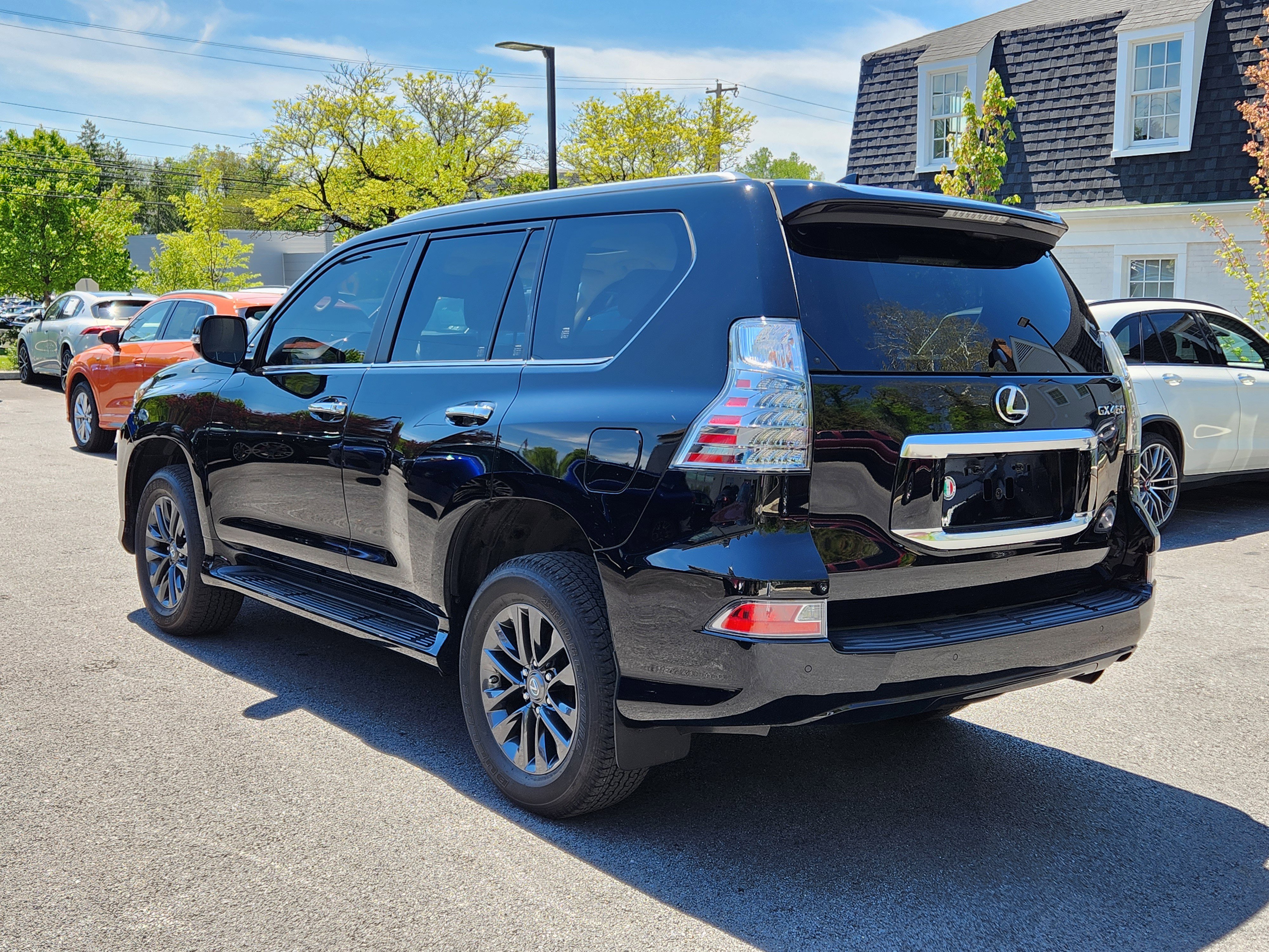 Used 2023 Lexus GX 460 Premium w/ Premium Package AWD/4WD image 3