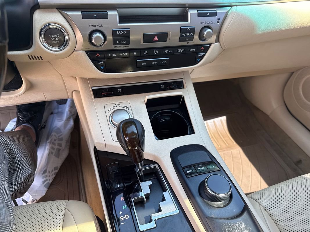 Used 2015 Lexus ES 350 w/ Premium Package FWD image 19