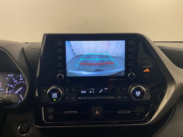 Used 2022 Toyota Highlander XLE image 11