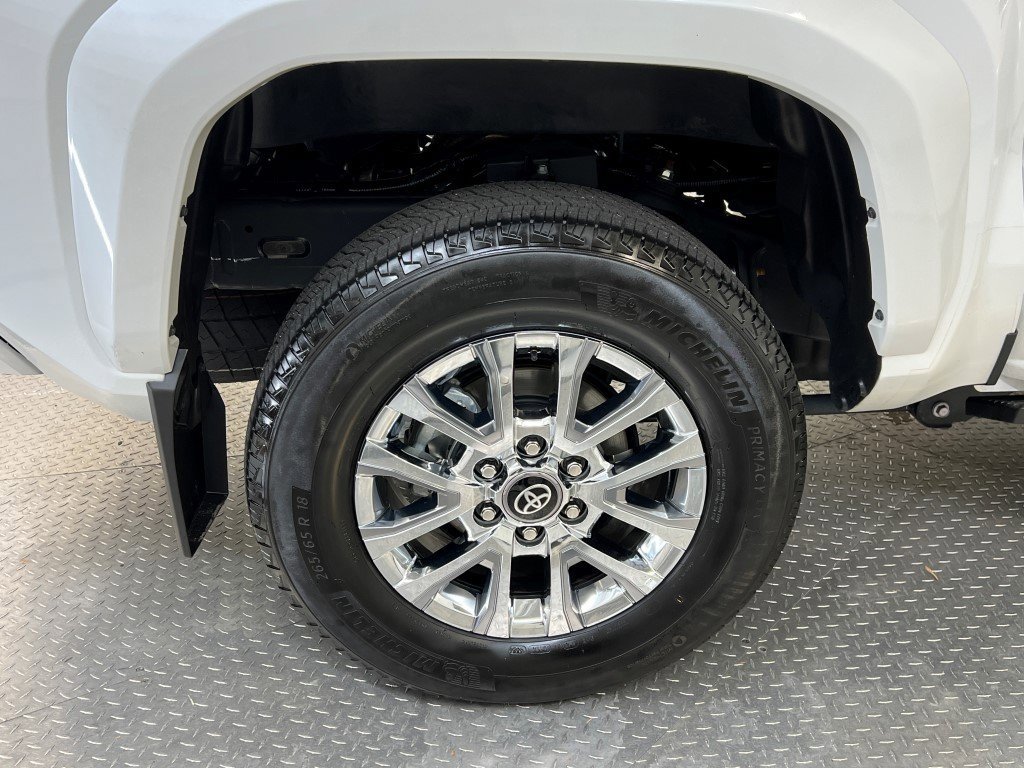 Used 2025 Toyota Tacoma Limited image 10