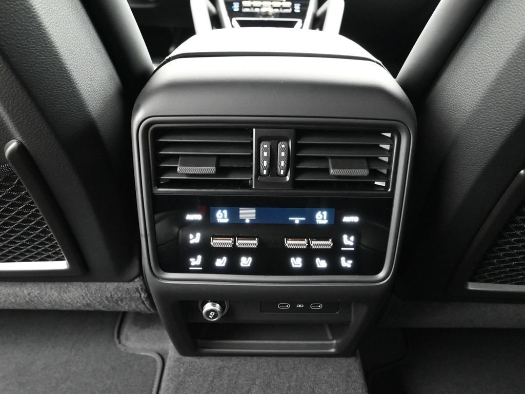 New 2026 Porsche Cayenne Turbo AWD/4WD image 18