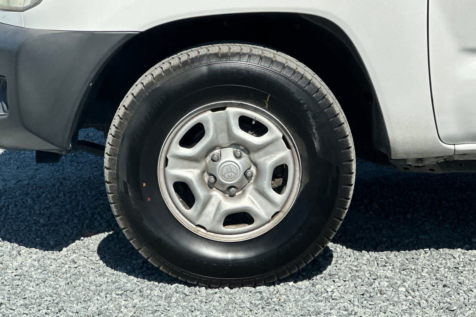 Used 2012 Toyota Tacoma 2WD Regular Cab image 28
