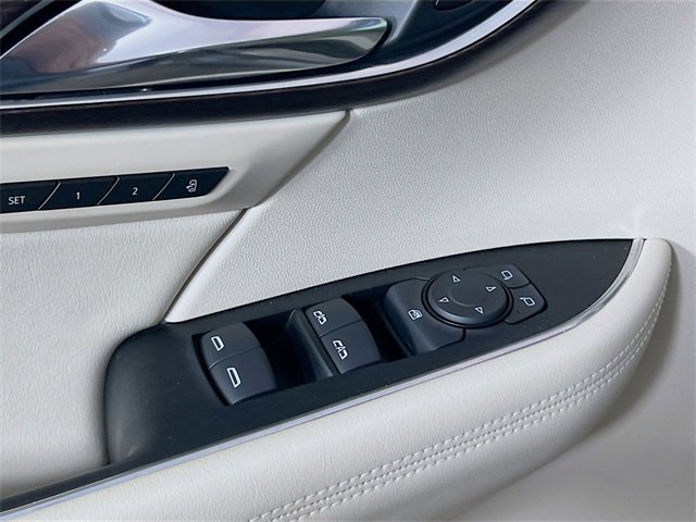 Used 2023 Buick Envision Avenir image 17