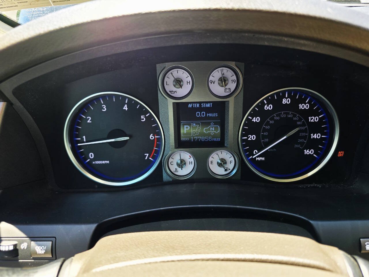 Used 2011 Lexus LX 570 4WD image 12